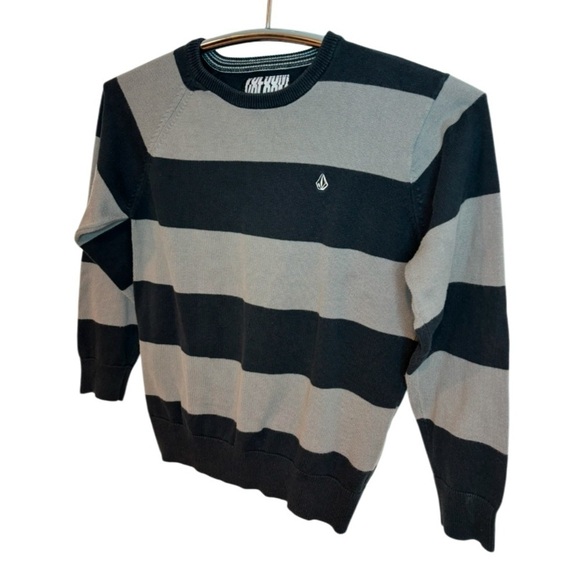 VOLCOM BLACK & GREY STRIPED CREWNECK SWEATER, BOYS SIZE M - Picture 2 of 10